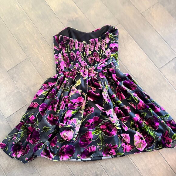 90s Vintage Betsey Johnson Strapless Velvet Dress - Picture 2 of 5